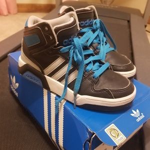 Boys hightop addidas 13K